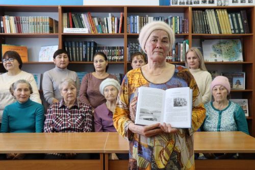 Книга памяти и добра: подарок от матери героя библиотеке Вишневой Поляны