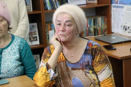 Книга памяти и добра: подарок от матери героя библиотеке Вишневой Поляны