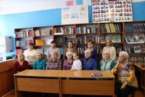 Книга памяти и добра: подарок от матери героя библиотеке Вишневой Поляны