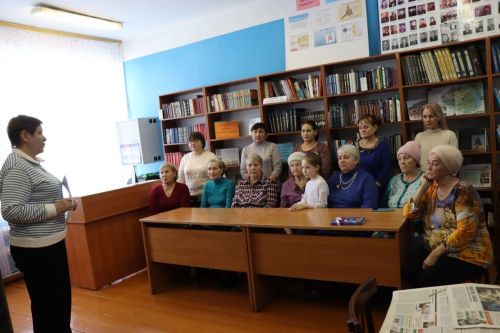 Книга памяти и добра: подарок от матери героя библиотеке Вишневой Поляны