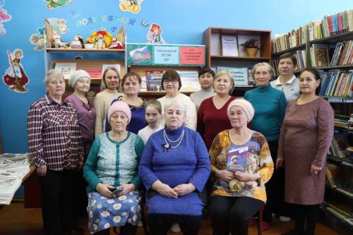 Книга памяти и добра: подарок от матери героя библиотеке Вишневой Поляны