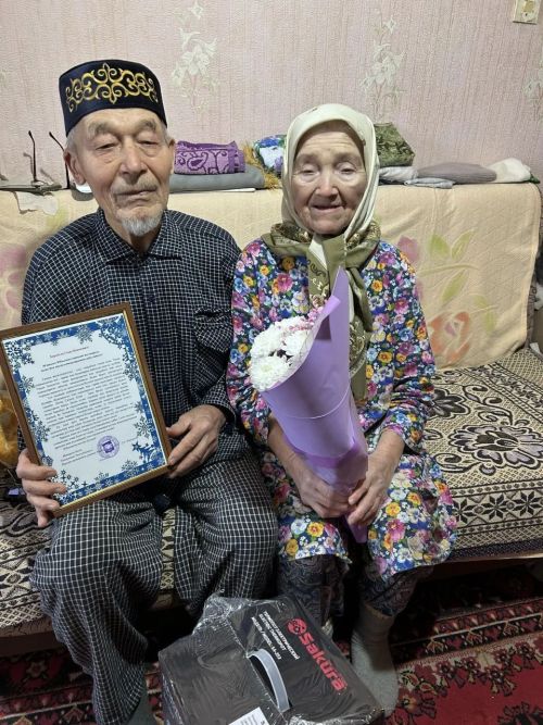 Газиз Каюмович Зарипов из Нурлата отмечает 90-летний юбилей
