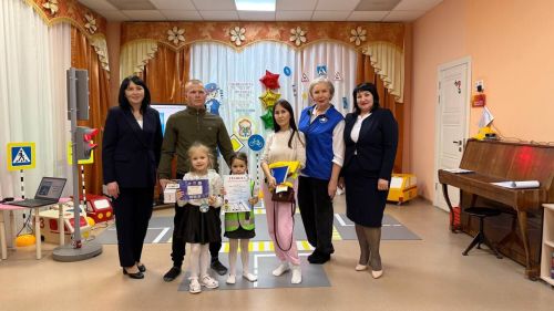 Зимняя дорога не страшна: в нурлатском детском саду «Солнышко» родители и дети учили ПДД вместе