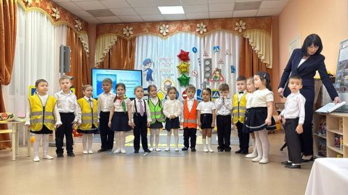 Зимняя дорога не страшна: в нурлатском детском саду «Солнышко» родители и дети учили ПДД вместе