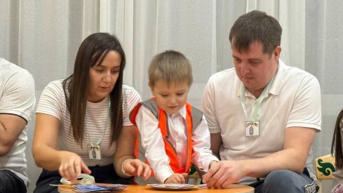 Зимняя дорога не страшна: в нурлатском детском саду «Солнышко» родители и дети учили ПДД вместе