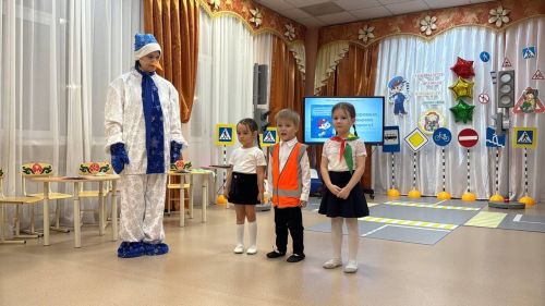 Зимняя дорога не страшна: в нурлатском детском саду «Солнышко» родители и дети учили ПДД вместе