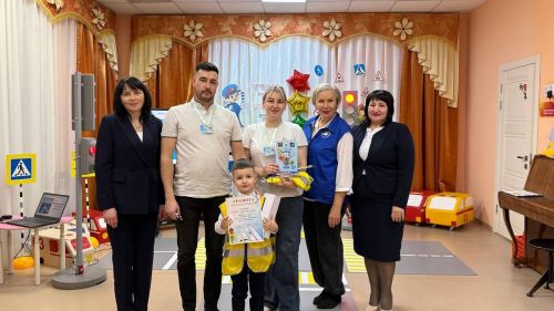 Зимняя дорога не страшна: в нурлатском детском саду «Солнышко» родители и дети учили ПДД вместе