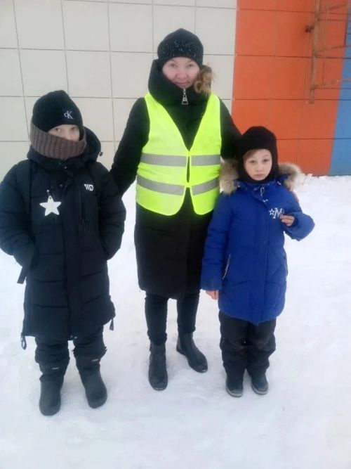 Заметные на дороге: в Мамыковской школе проверили «светлячков» безопасности