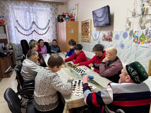 В Нурлате активисты «Движения первых» из школы №2 подарили пожилым людям праздник общения и душевного тепла