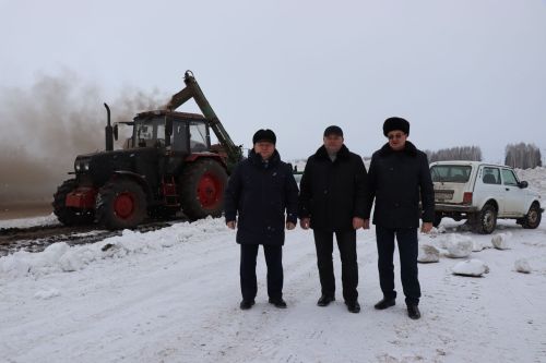 Глава Нурлатского района оценил уникальный опыт «Агрофирмы 15» по хранению сои