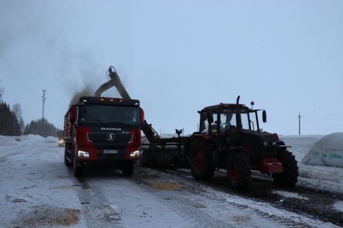 Глава Нурлатского района оценил уникальный опыт «Агрофирмы 15» по хранению сои