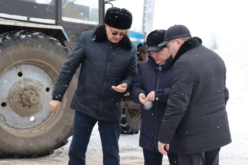 Глава Нурлатского района оценил уникальный опыт «Агрофирмы 15» по хранению сои