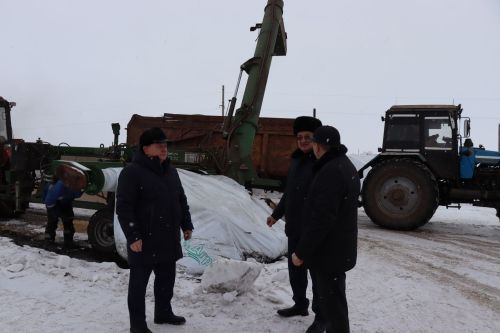 Глава Нурлатского района оценил уникальный опыт «Агрофирмы 15» по хранению сои