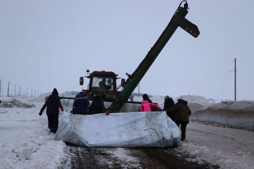 Глава Нурлатского района оценил уникальный опыт «Агрофирмы 15» по хранению сои