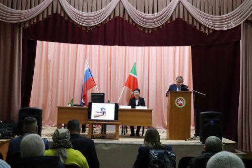 Отремонтированные скверы и новые дороги: чем живет Амзинское сельское поселение