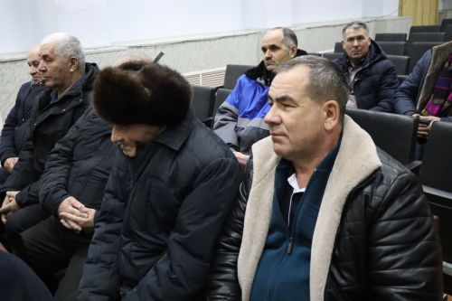 Новое доильное оборудование в помощь семье: на сходе в Кульбаево-Марасе вручили сертификат
