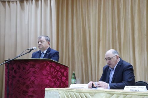 Новое доильное оборудование в помощь семье: на сходе в Кульбаево-Марасе вручили сертификат