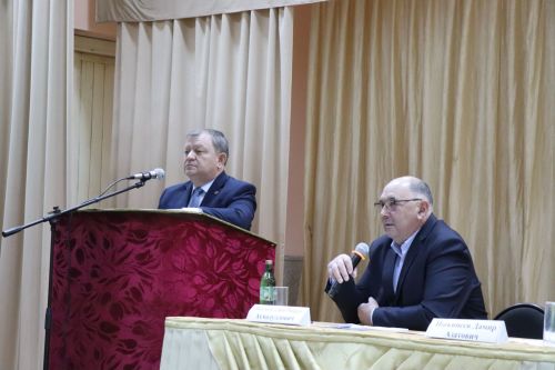 Новое доильное оборудование в помощь семье: на сходе в Кульбаево-Марасе вручили сертификат