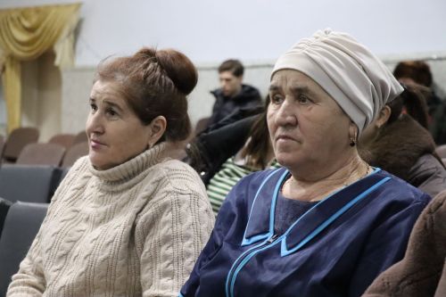 Новое доильное оборудование в помощь семье: на сходе в Кульбаево-Марасе вручили сертификат