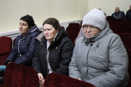 Отремонтированные скверы и новые дороги: чем живет Амзинское сельское поселение