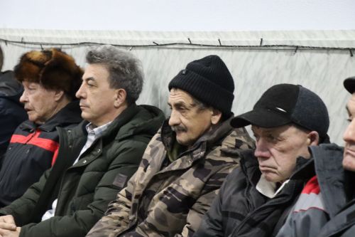 Новое доильное оборудование в помощь семье: на сходе в Кульбаево-Марасе вручили сертификат