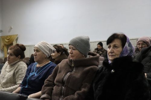 Новое доильное оборудование в помощь семье: на сходе в Кульбаево-Марасе вручили сертификат
