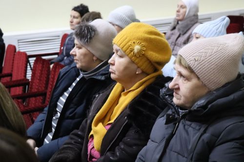 Отремонтированные скверы и новые дороги: чем живет Амзинское сельское поселение