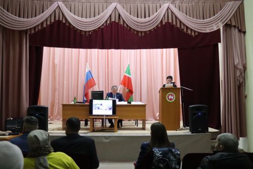 Отремонтированные скверы и новые дороги: чем живет Амзинское сельское поселение