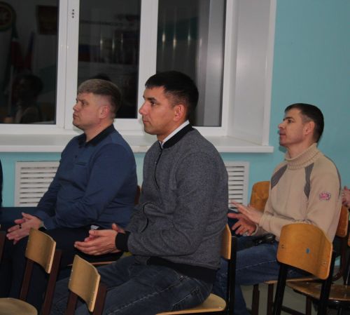 Жители микрорайона железнодорожников встретились с руководством Нурлатского района