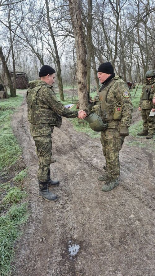 Мобилизованный боец из Нурлата с позывным Зубр удостоен медали Жукова