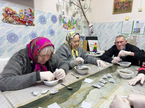 Чай для героев: школьники и ветераны Нурлата собрали душевные подарки для бойцов