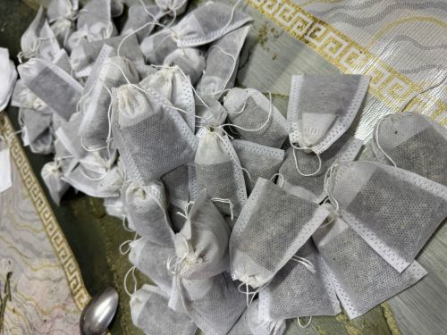 Чай для героев: школьники и ветераны Нурлата собрали душевные подарки для бойцов
