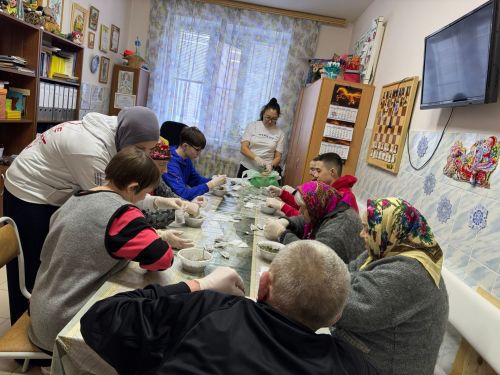 Чай для героев: школьники и ветераны Нурлата собрали душевные подарки для бойцов