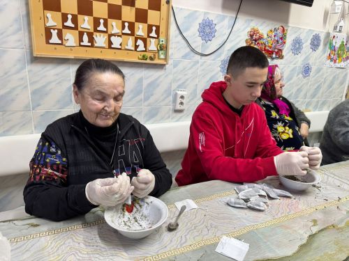 Чай для героев: школьники и ветераны Нурлата собрали душевные подарки для бойцов
