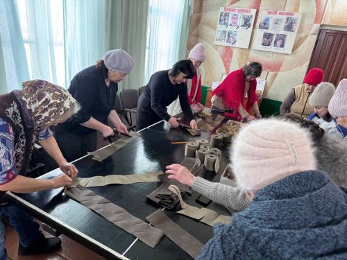 В селе Средняя Камышла открылась мастерская по созданию маскировочных сетей