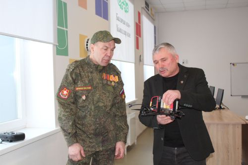 «Это дальновидно и крайне важно»: Ветеран СВО высоко оценил курсы операторов БПЛА для школьников в Нурлате