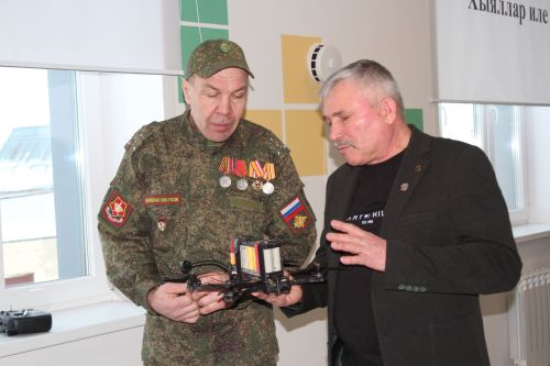 «Это дальновидно и крайне важно»: Ветеран СВО высоко оценил курсы операторов БПЛА для школьников в Нурлате