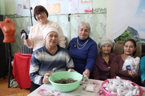 Волонтеры из Вишневой Поляны отправили бойцам 5000 пакетиков чая «Чай солдата»