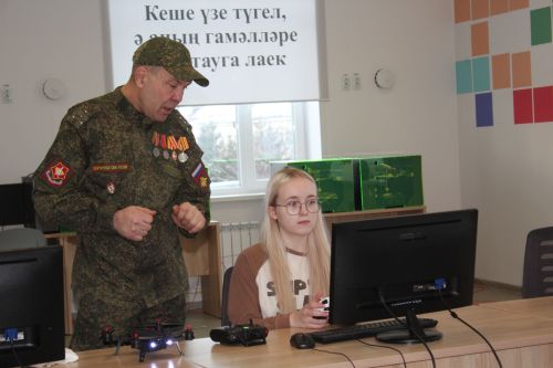 «Это дальновидно и крайне важно»: Ветеран СВО высоко оценил курсы операторов БПЛА для школьников в Нурлате