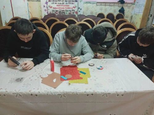 Волонтеры из Вишневой Поляны отправили бойцам 5000 пакетиков чая «Чай солдата»