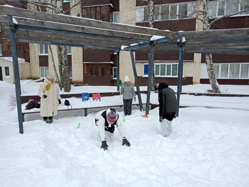 Зимние забавы от библиотеки: в нурлатском сквере зазвучал детский смех