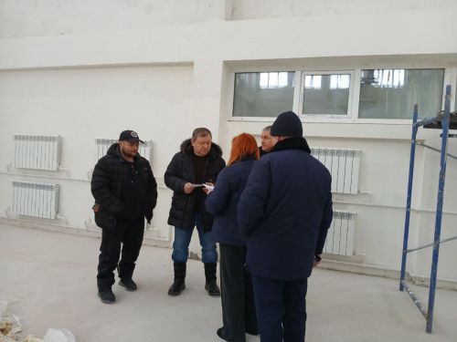Глава Нурлатского района Дамир Ишкинеев проверил ход капитального ремонта в городской школе №9