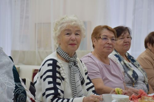 Для ветеранов соцзащиты Нурлата устроили теплый прием в кругу коллег