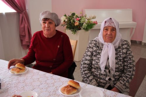 В Нурлате прошел праздничный концерт к Международному дню пожилых людей