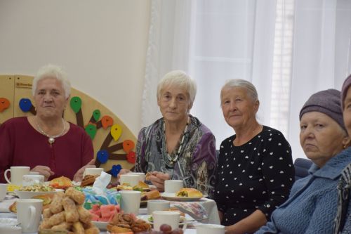 Для ветеранов соцзащиты Нурлата устроили теплый прием в кругу коллег