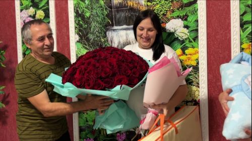 Боец с позывным «Тайпан» прислал своей жене 101 розу