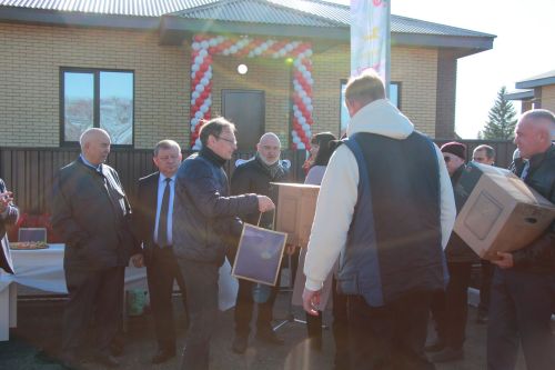 В Нурлатском районе три семьи работников нефтяного предприятия получили новое жилье