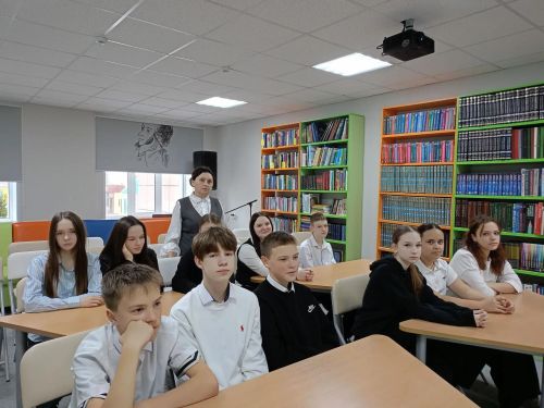 В Нурлате почтили память защитников Отечества часом «Летят в бессмертье журавли»