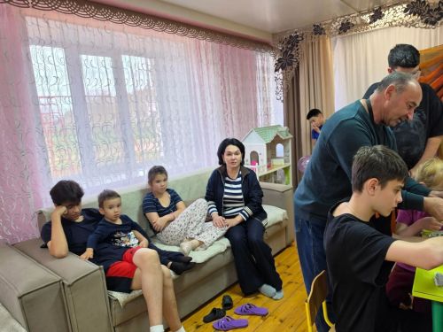 Волонтёры из Нурлата навестили детей приюта «Мечта»