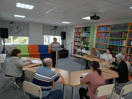 Жюри конкурса «В городе Н» слушает стихи о душе